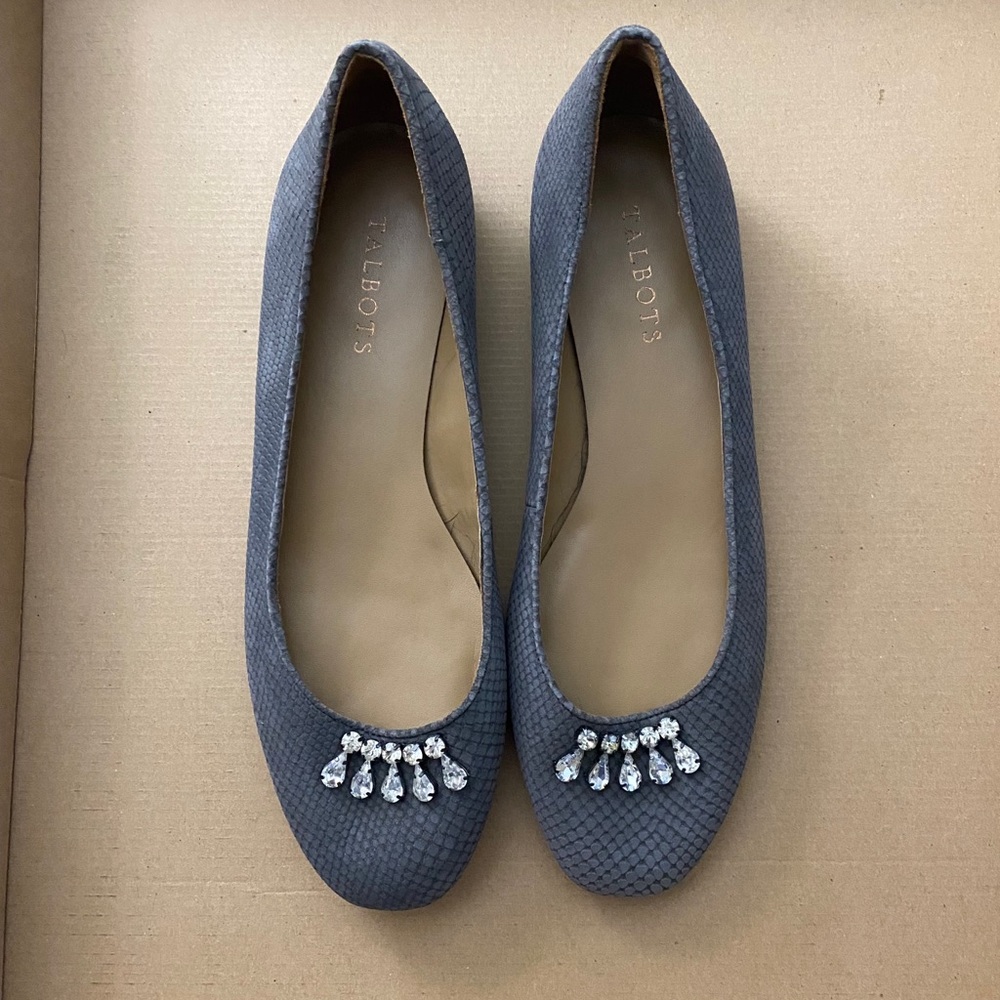 Talbots 10.5 jeweled flat